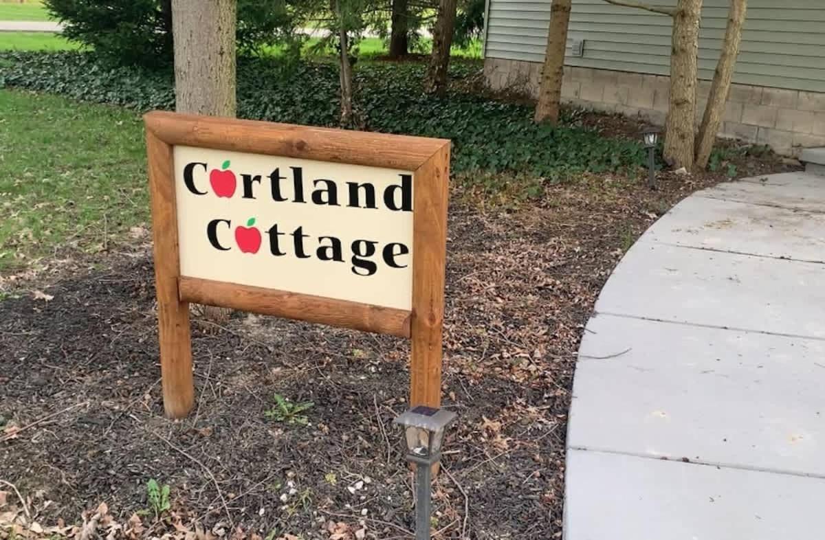 The Cortland Cottage At Brant'S Apple Orchard Ashtabula Eksteriør billede